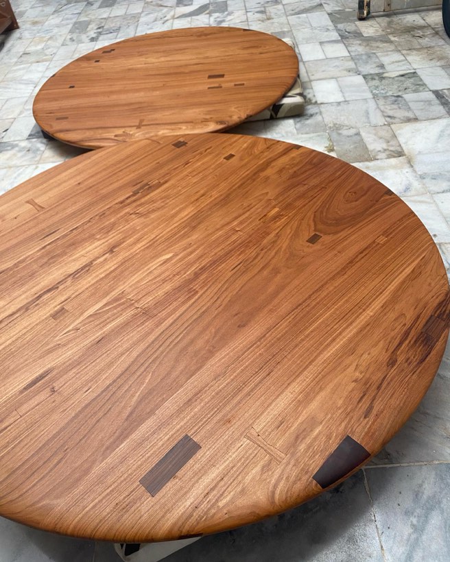 Mesa de jantar em peroba e retalhos de madeiras nobres